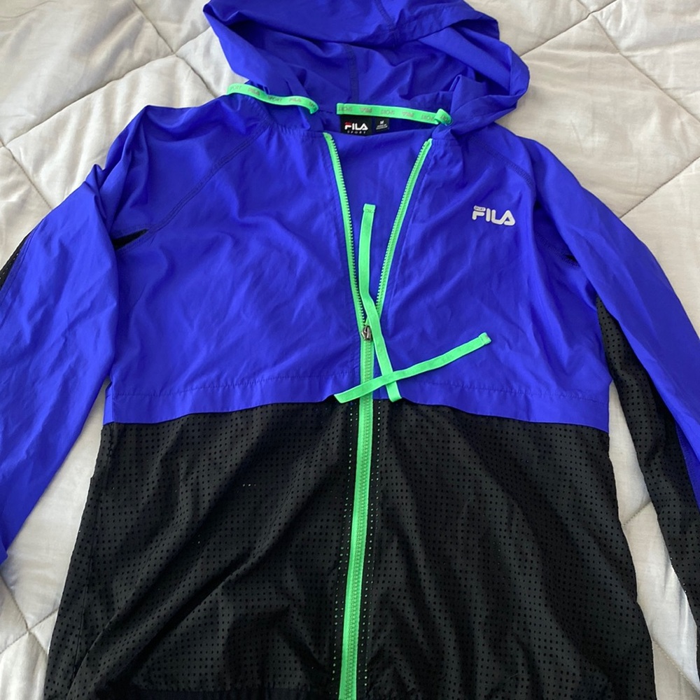 never worn fila wind breaker!